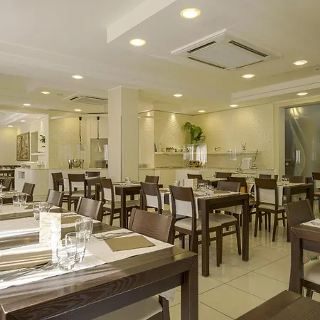 Отель Ombretta Mare 3*
