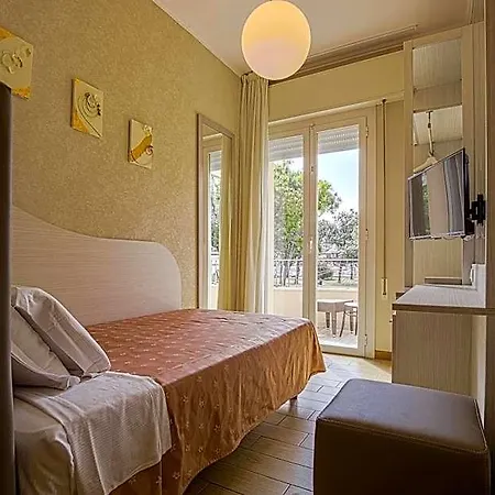 Ombretta Mare 3* Rimini