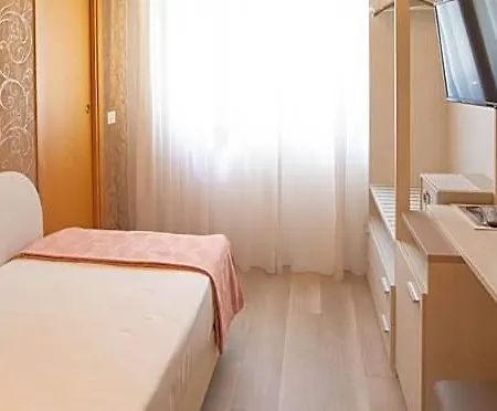 Ombretta Mare 3*