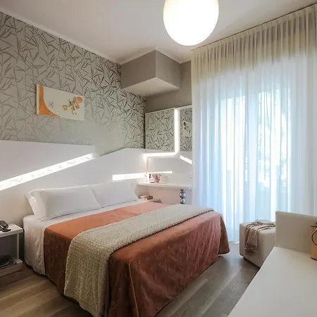 Ombretta Mare 3* Rimini